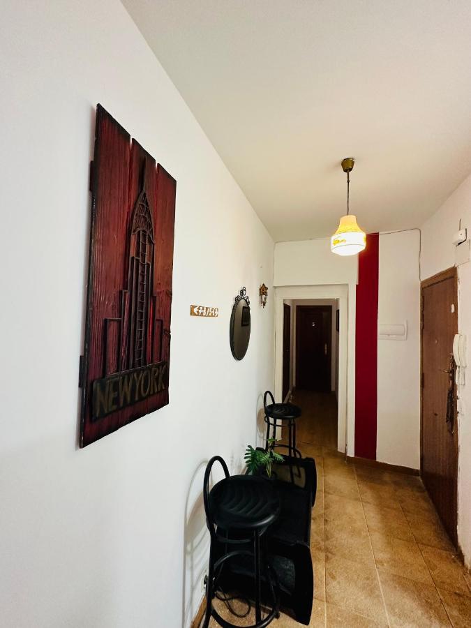 Punta Me Rooms Near The Gran Via Madrid Exterior photo